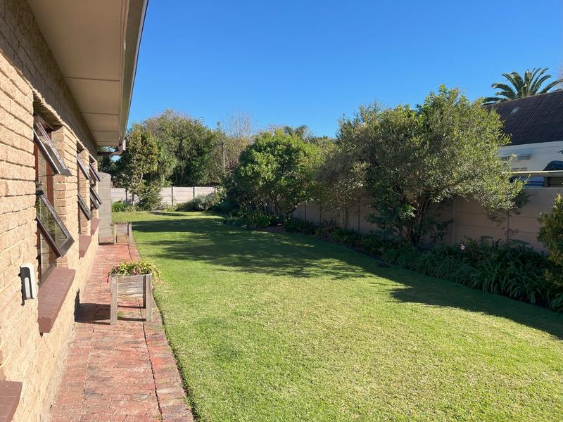 4 Bedroom Property for Sale in Heather Park Western Cape